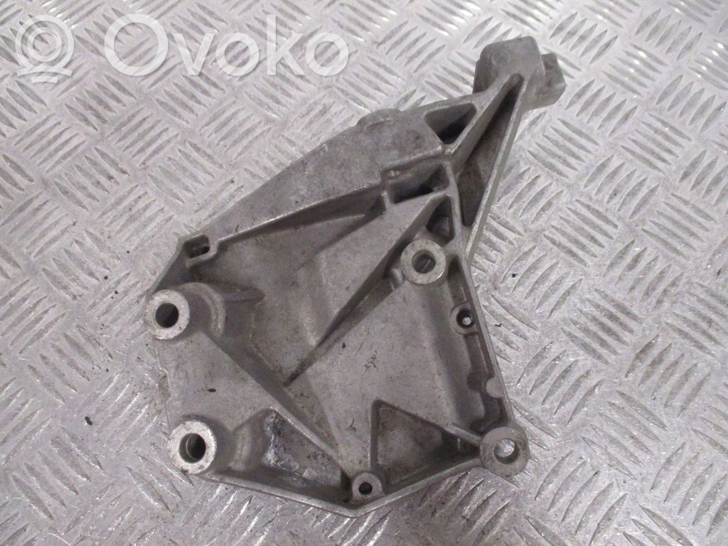 Fiat 500 Cinquecento Engine mount bracket 