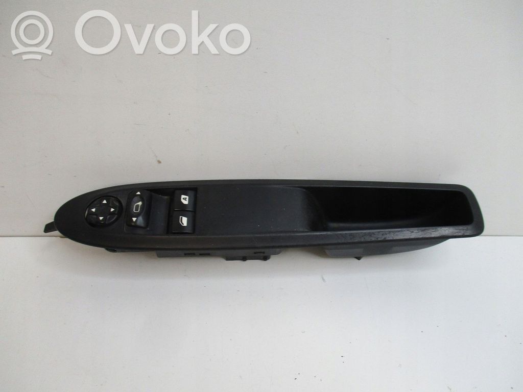 Peugeot Partner III Central console control unit 