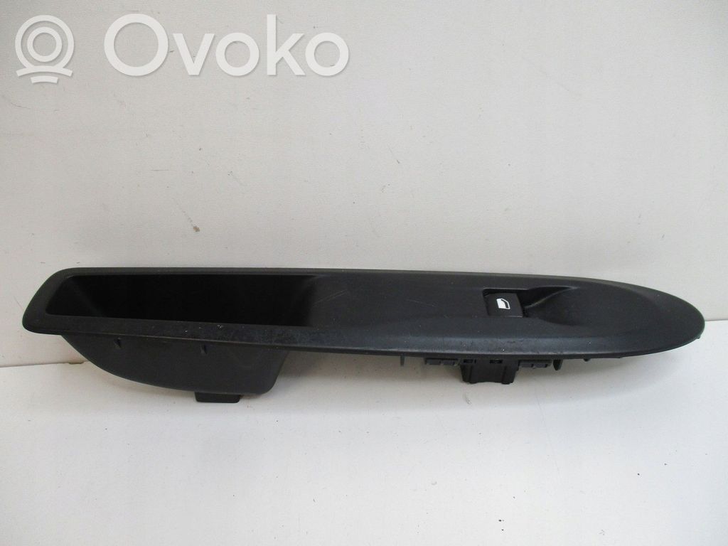 Peugeot Partner III Central console control unit 