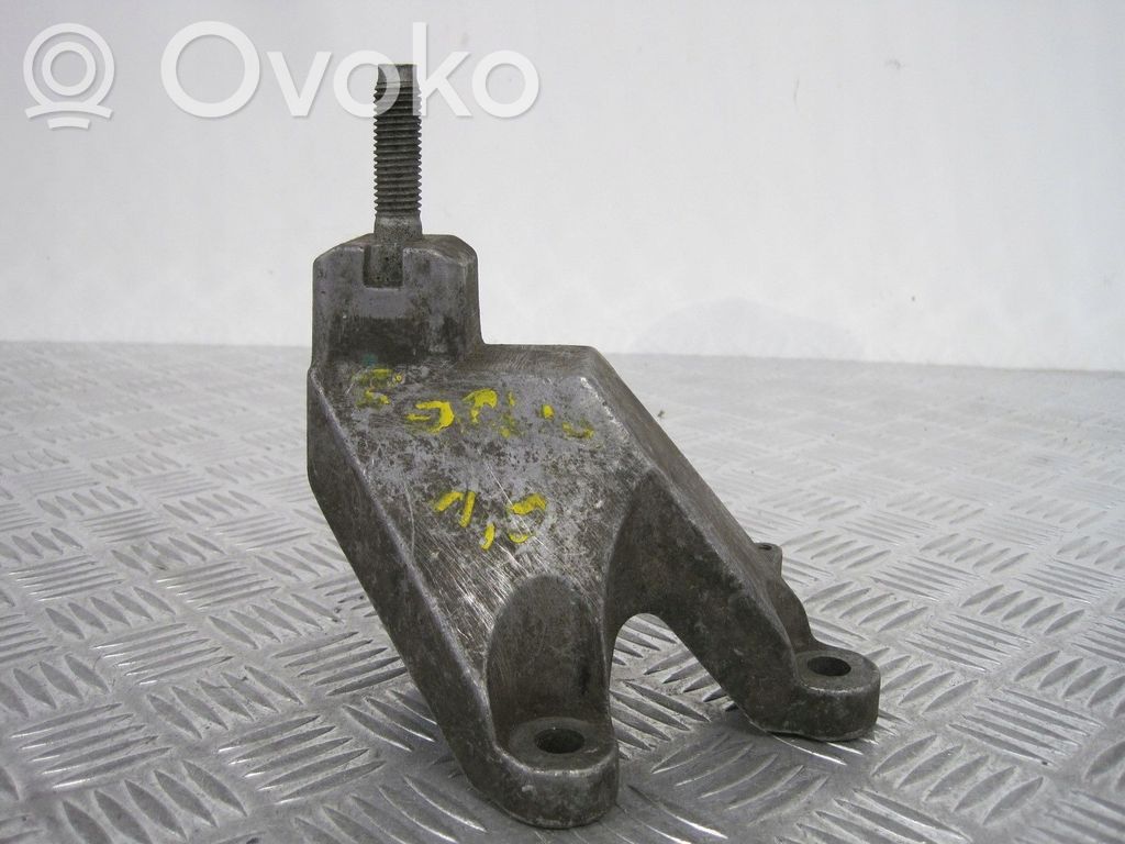Ford Focus Gearbox mounting bracket 