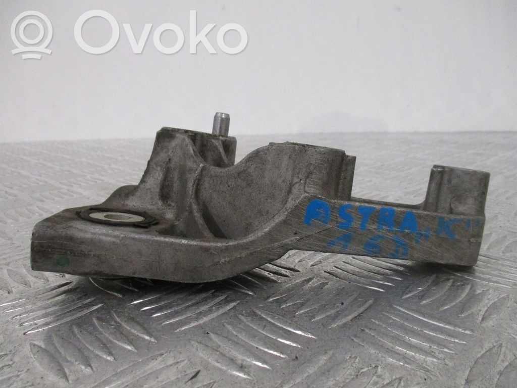 Opel Astra K Gearbox mounting bracket 