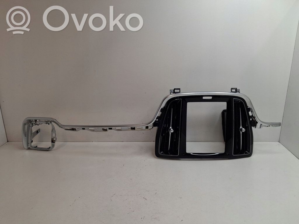 Volvo XC60 Kita salono detalė 