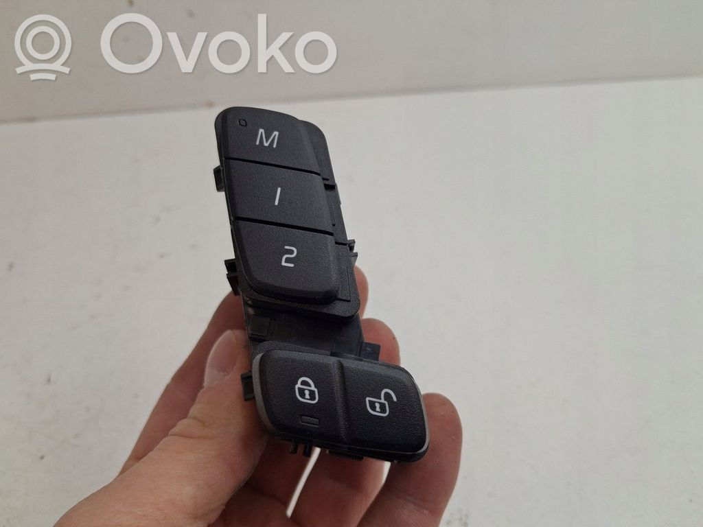 Volvo XC60 Central console control unit 