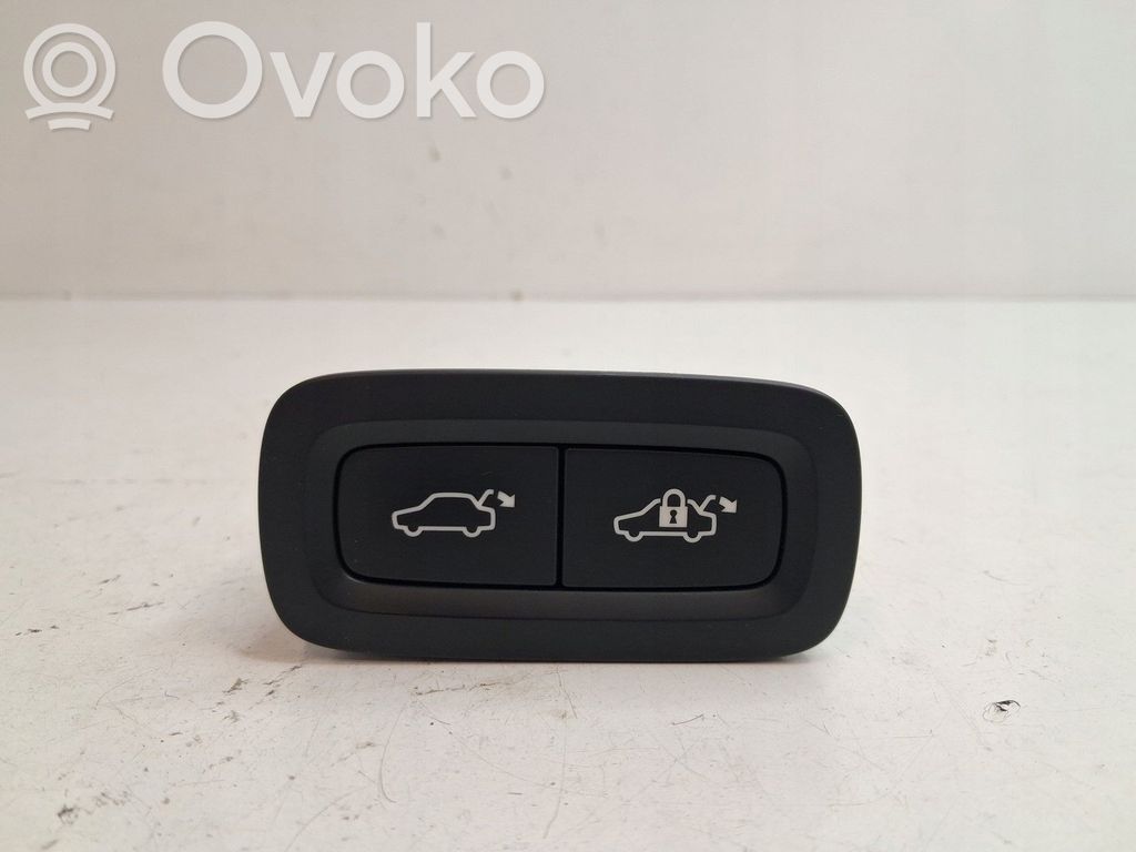 Volvo XC90 Central console control unit 