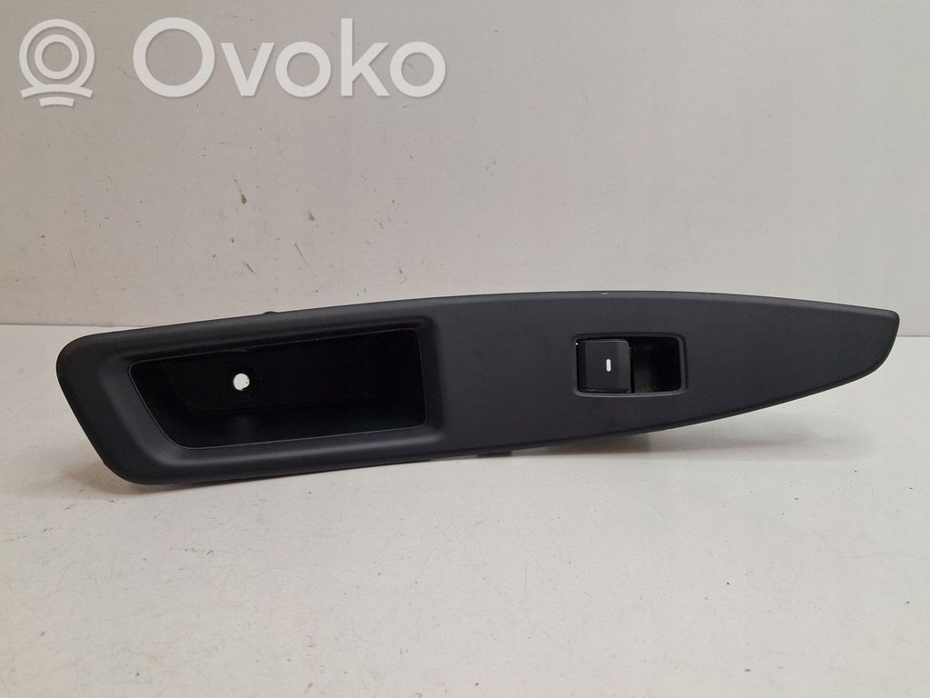 Hyundai H-1, Starex, Satellite Konsola środkowa / Panel sterowania 