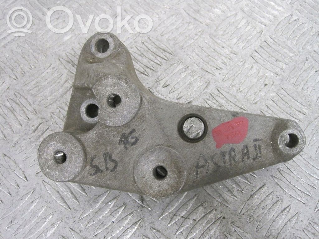 Opel Zafira B Gearbox mounting bracket 