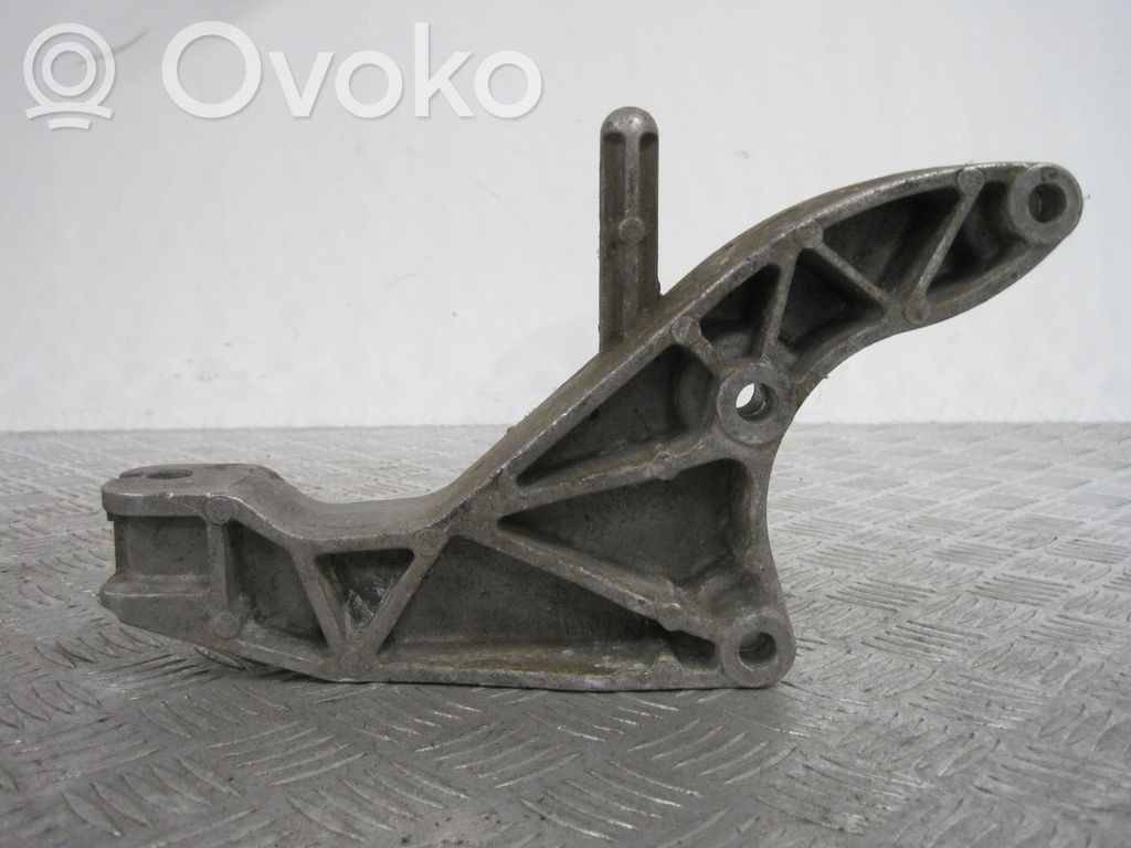 Opel Meriva B Gearbox mounting bracket 