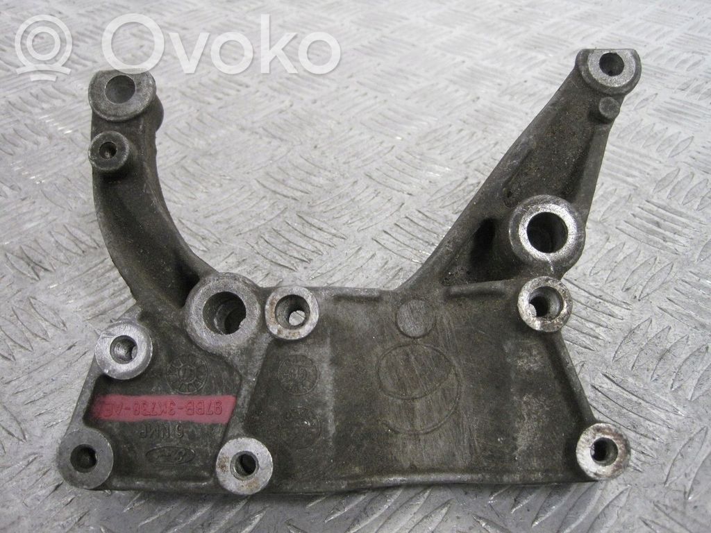 Ford Focus Engine mount bracket 