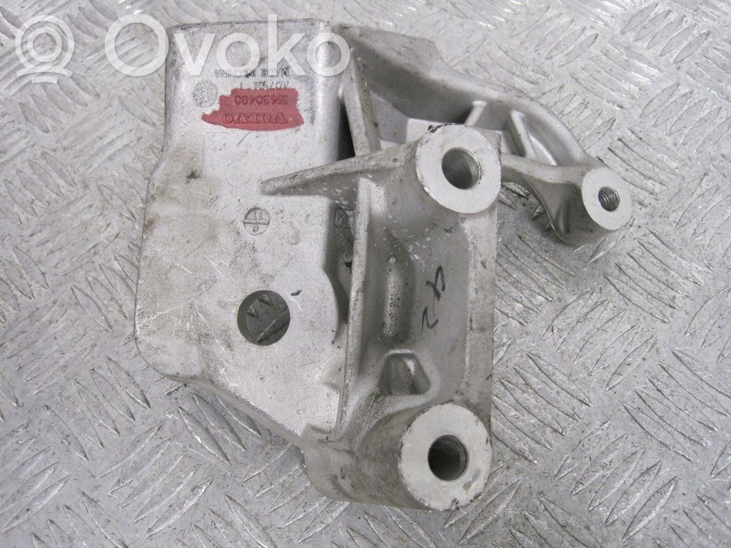 Volvo XC90 Gearbox mounting bracket 