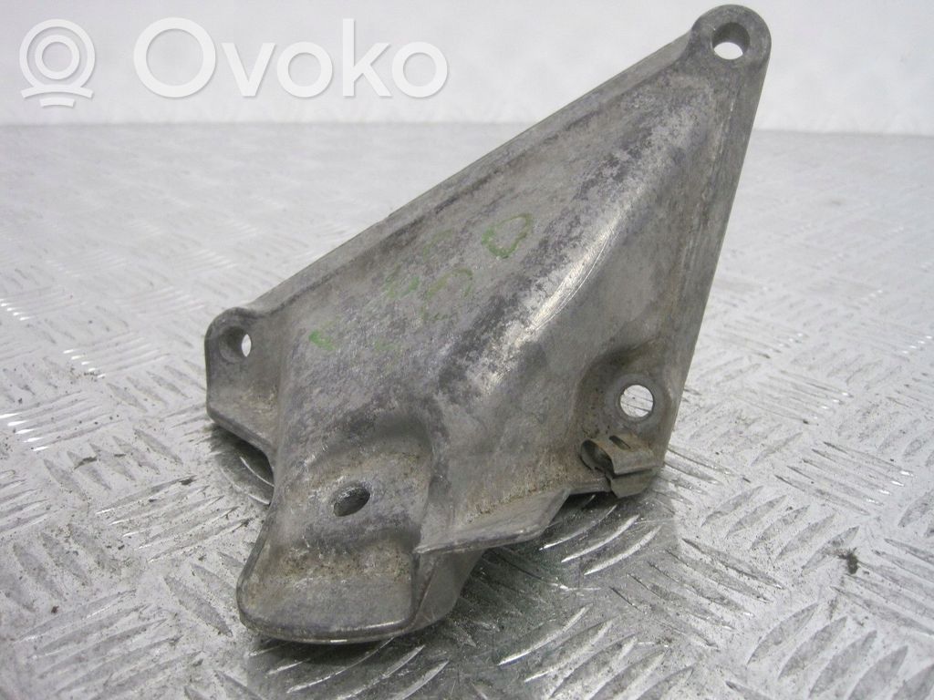 BMW 5 E60 E61 Engine mount bracket 