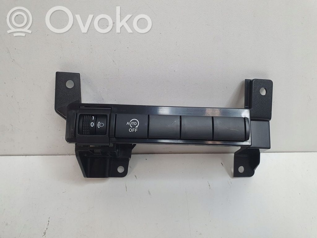 Nissan Juke II F16 Konsola środkowa / Panel sterowania 