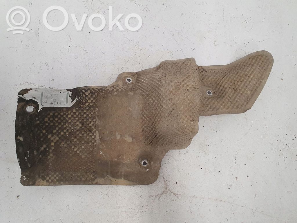 Skoda Rapid (120G, 130G, 135G) Exhaust heat shield 