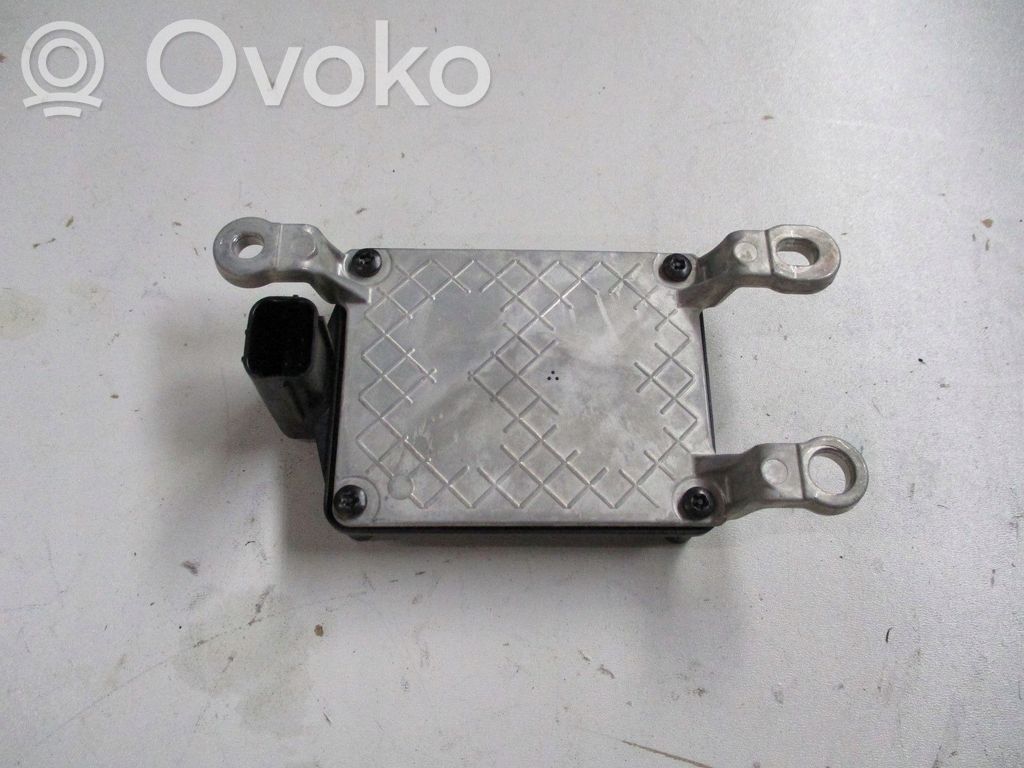 Renault Clio V Kita variklio skyriaus detalė 