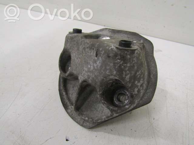 Peugeot 307 Engine mounting bracket 