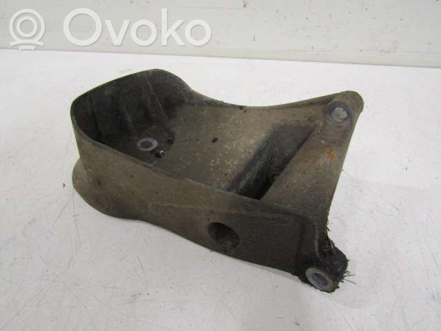 Volvo S80 Engine mounting bracket 