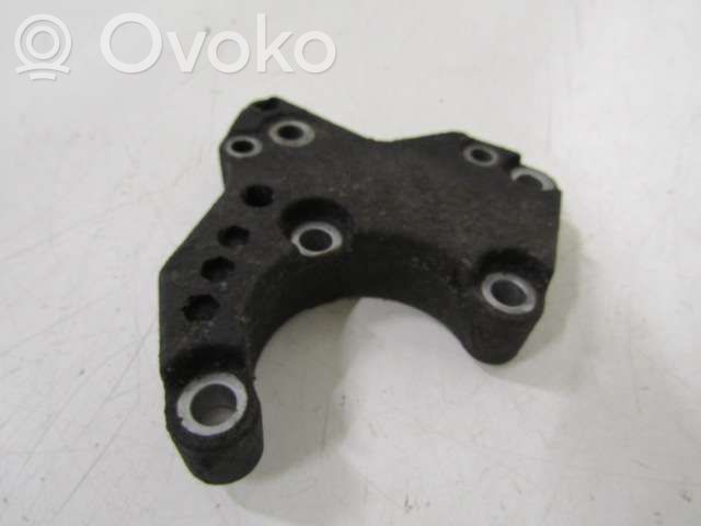 Land Rover Freelander Power steering pump mounting bracket 
