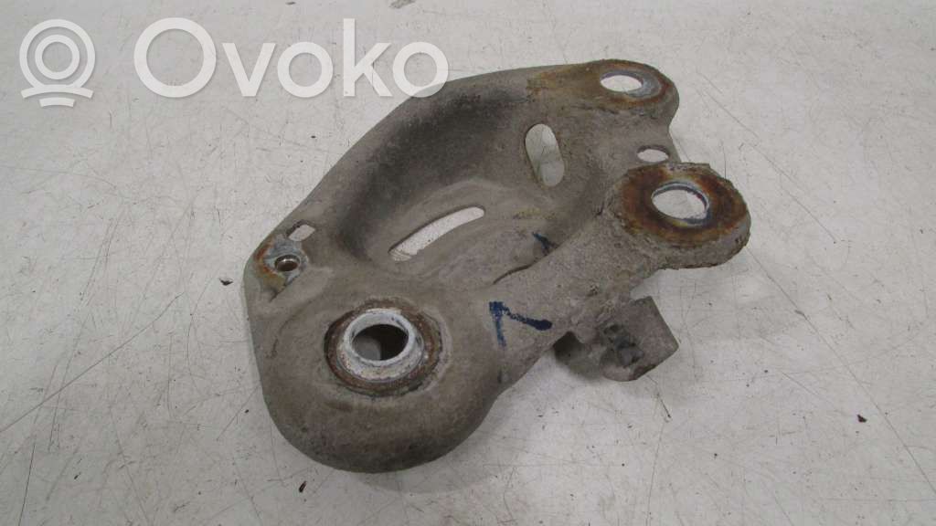 Volvo V70 Cits aizmugures šasijas elements 