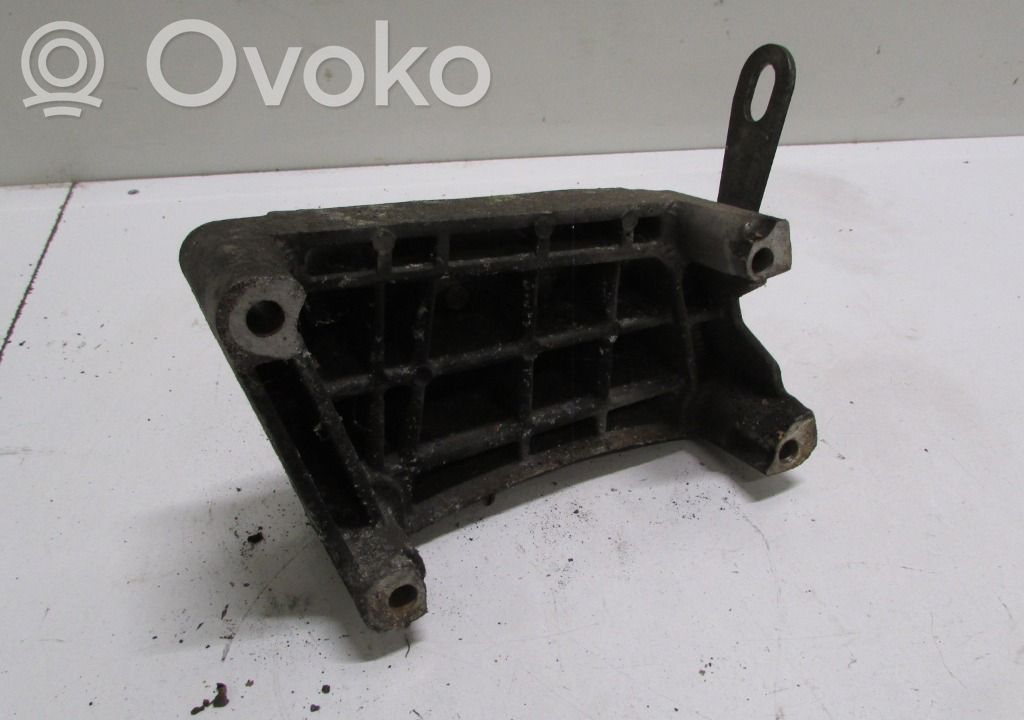 Engine mounting bracket   55194807