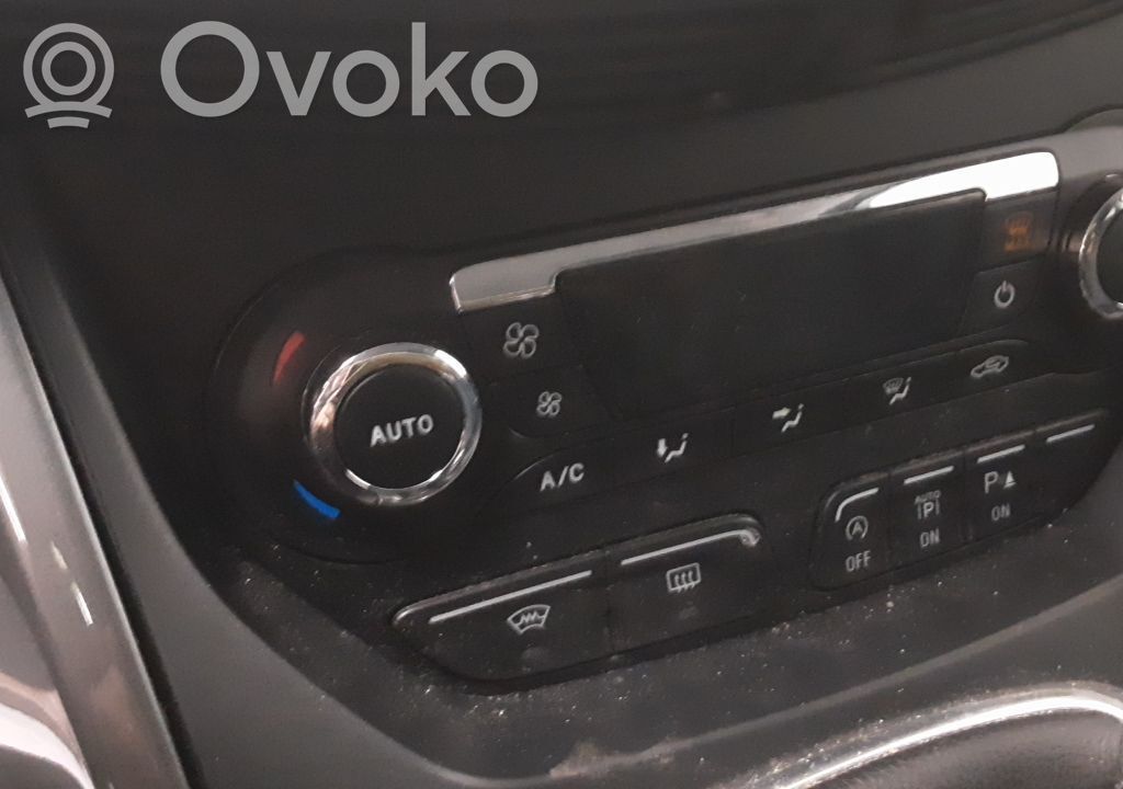 Ford C-MAX II Climate control unit 