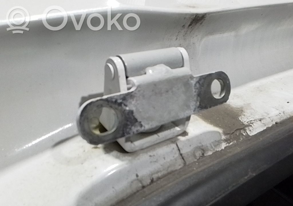 KIA Niro Aizmugurējā pārsega pievilcējs 
