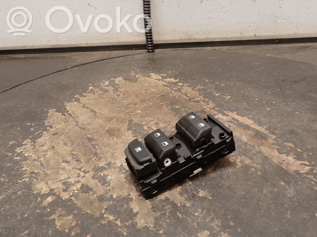 Elektrisko logu slēdzis   93571J7100