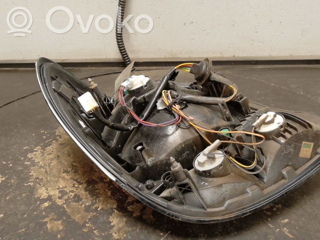Rear/tail lights   B001031380