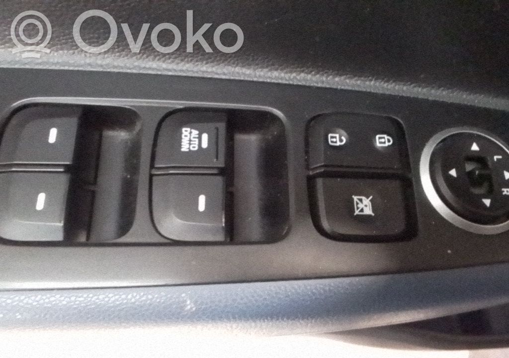 Hyundai i10 Interruttore di controllo dell’alzacristalli elettrico 