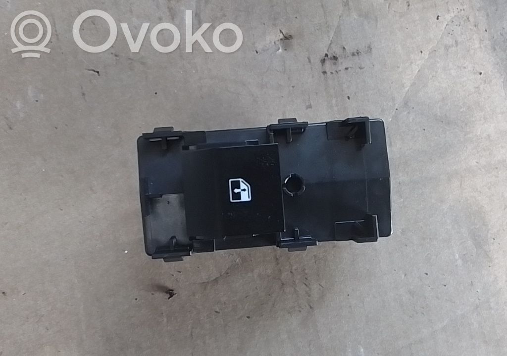 Electric window control switch   93581AT200