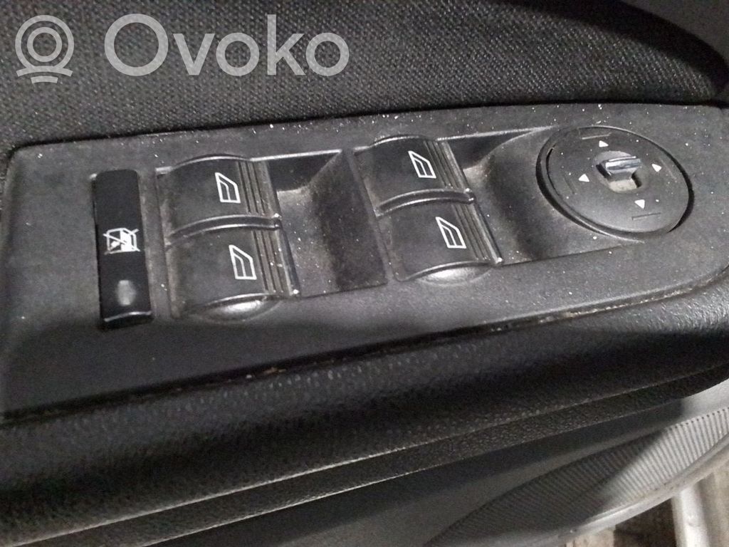 Ford Focus Electric window control switch 