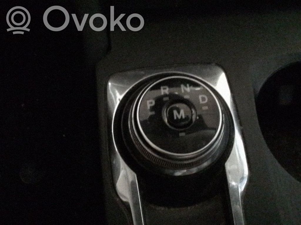 Gear selector   2514928
