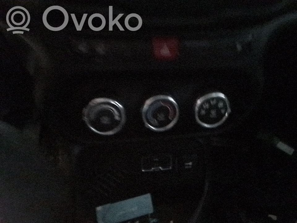 Climate control unit   735657792