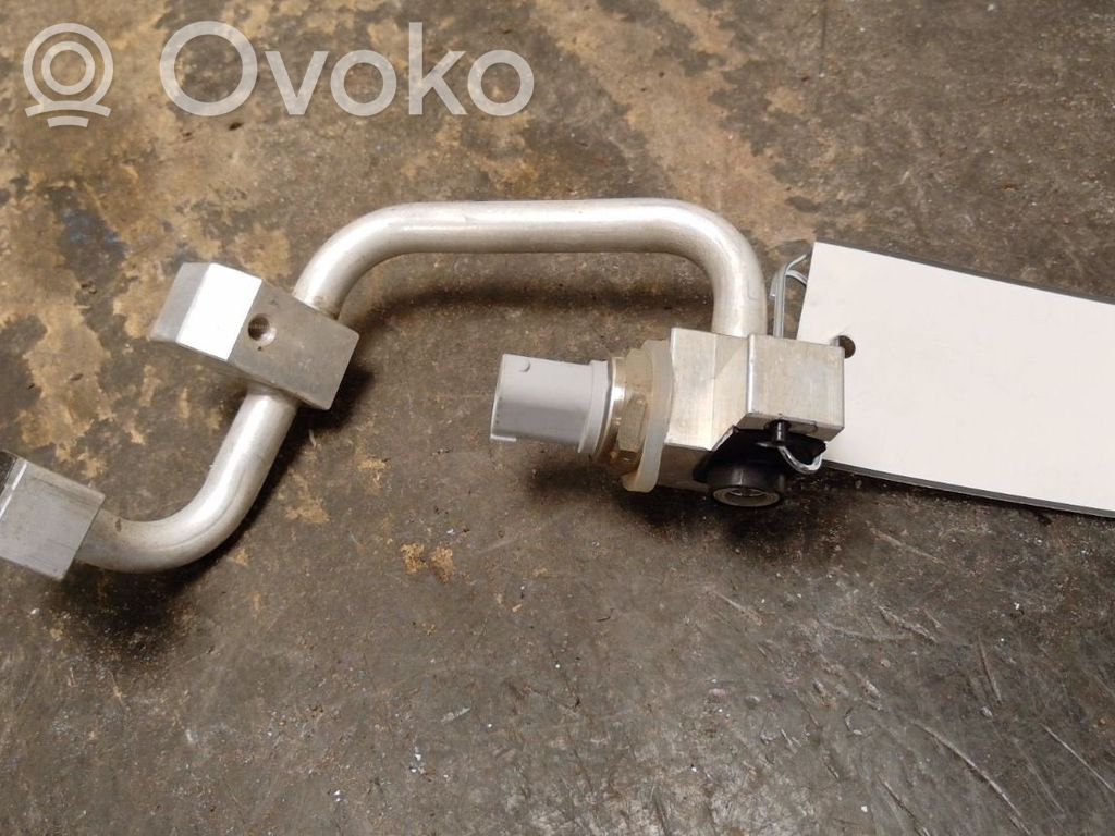 Ilmastointilaitteen putki (A/C)   1EA816544F