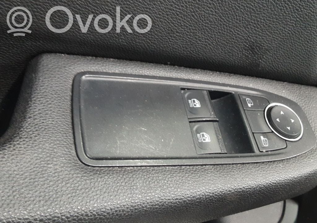 Renault Clio V Electric window control switch 
