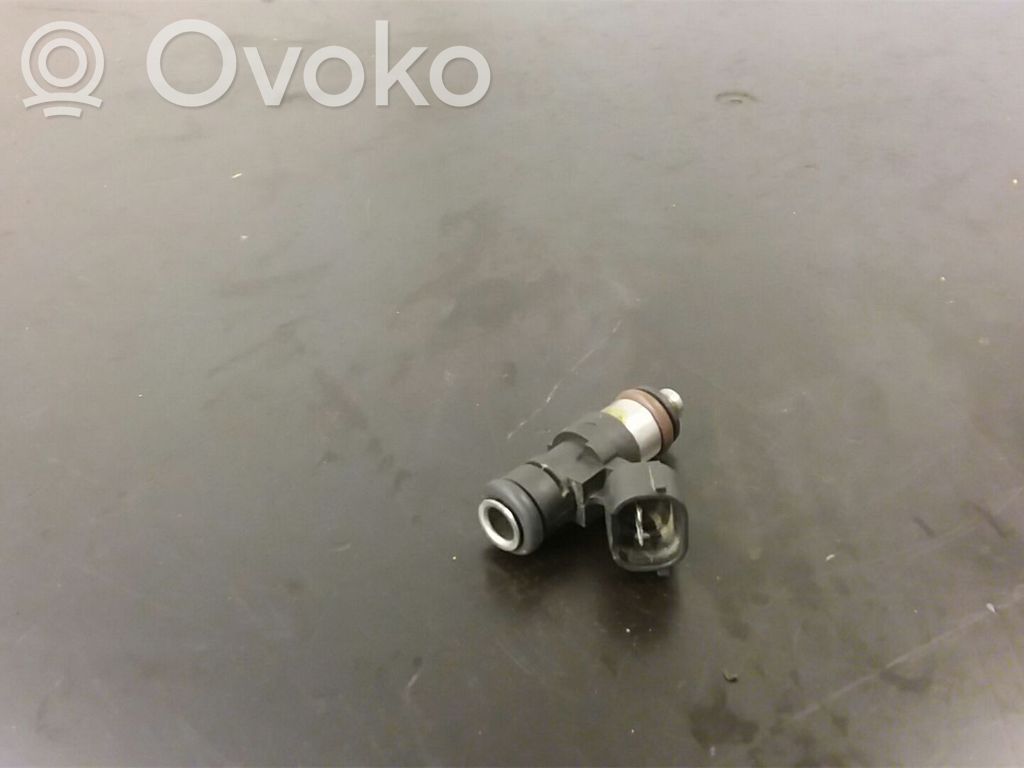 Inyector de combustible   04C906031D