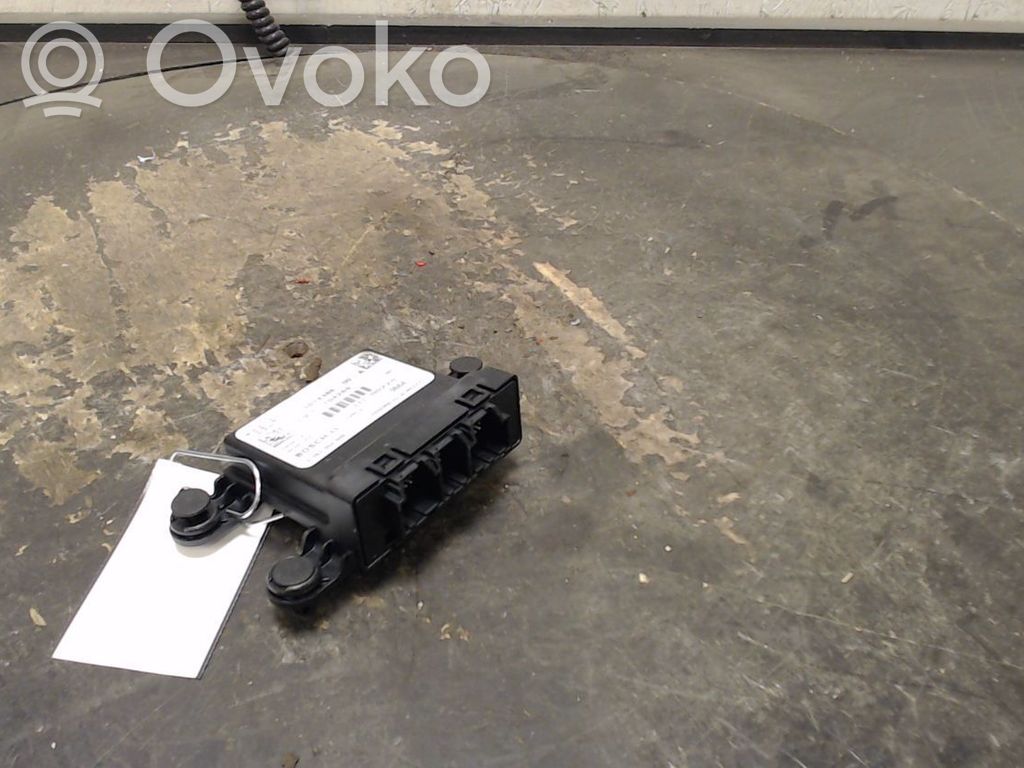 Sonstige Steuergeräte / Module   101438600A