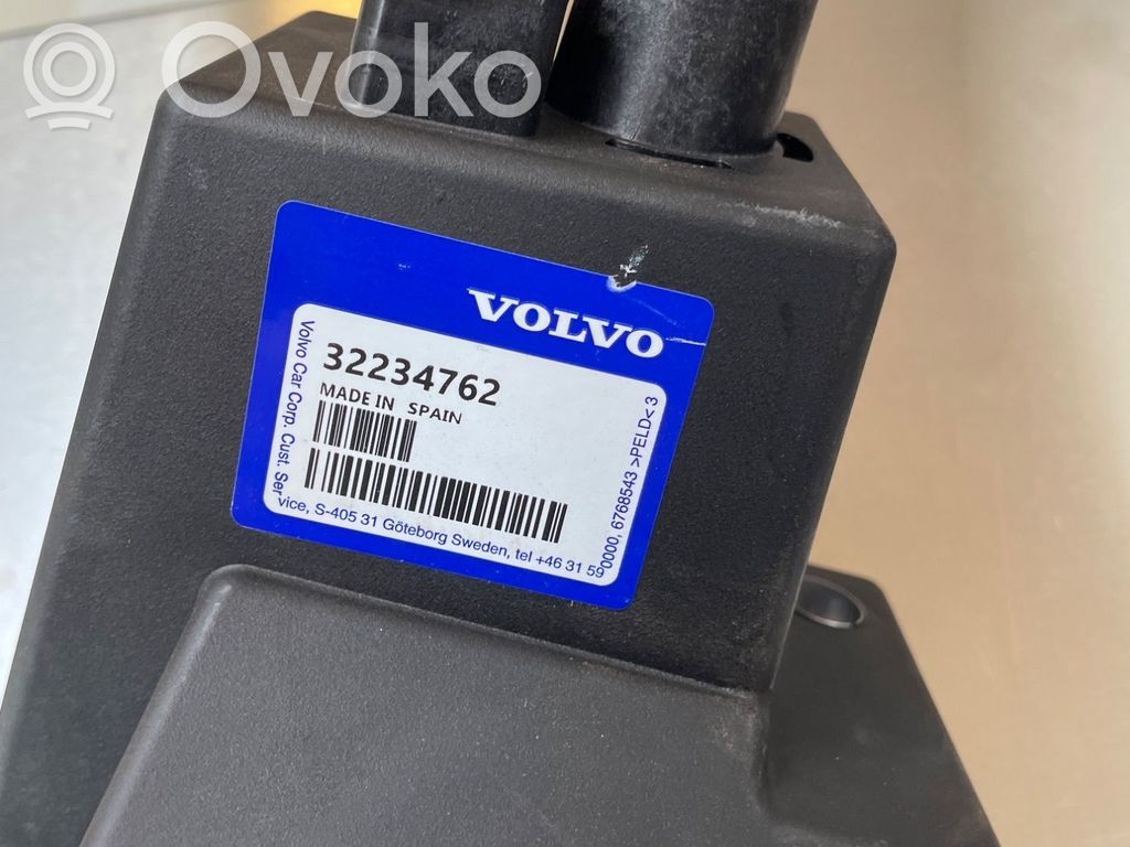 Volvo XC40 Błotnik przedni 