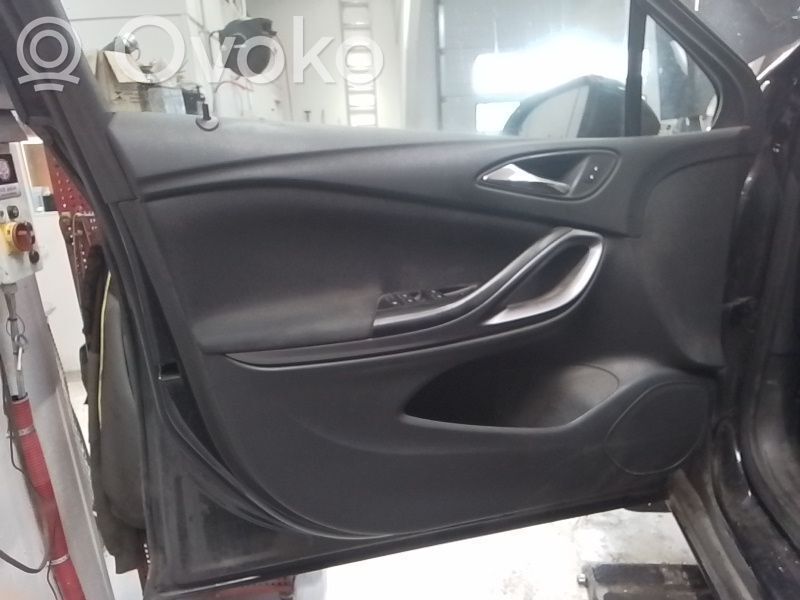 Opel Astra K Apšuvums aizmugurējām durvīm 