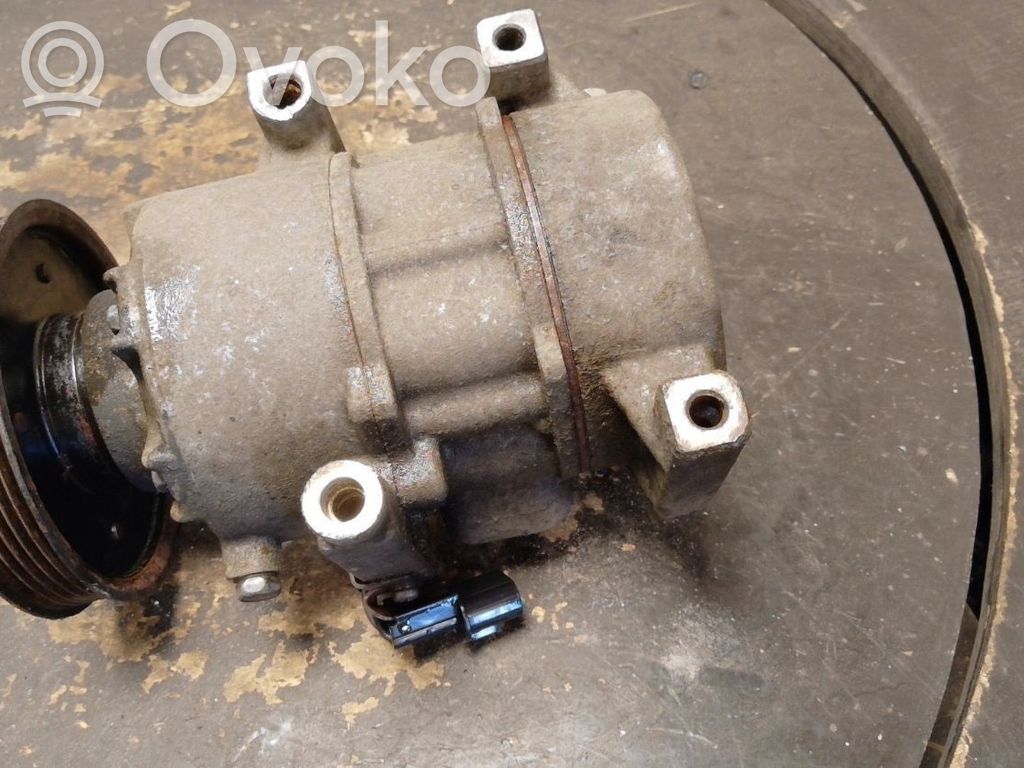 Kompresor / Sprężarka klimatyzacji A/C   977011W710