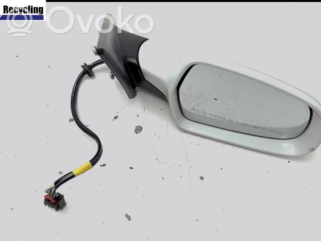 Audi A5 8T 8F Elektryczne lusterko boczne drzwi przednich 