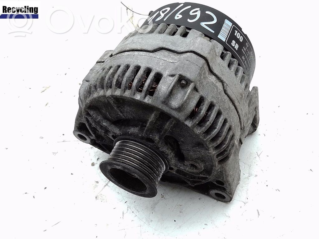Opel Frontera B Generator/alternator 