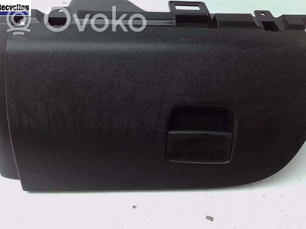 Opel Adam Daiktadėžės (bordačioko) komplektas 