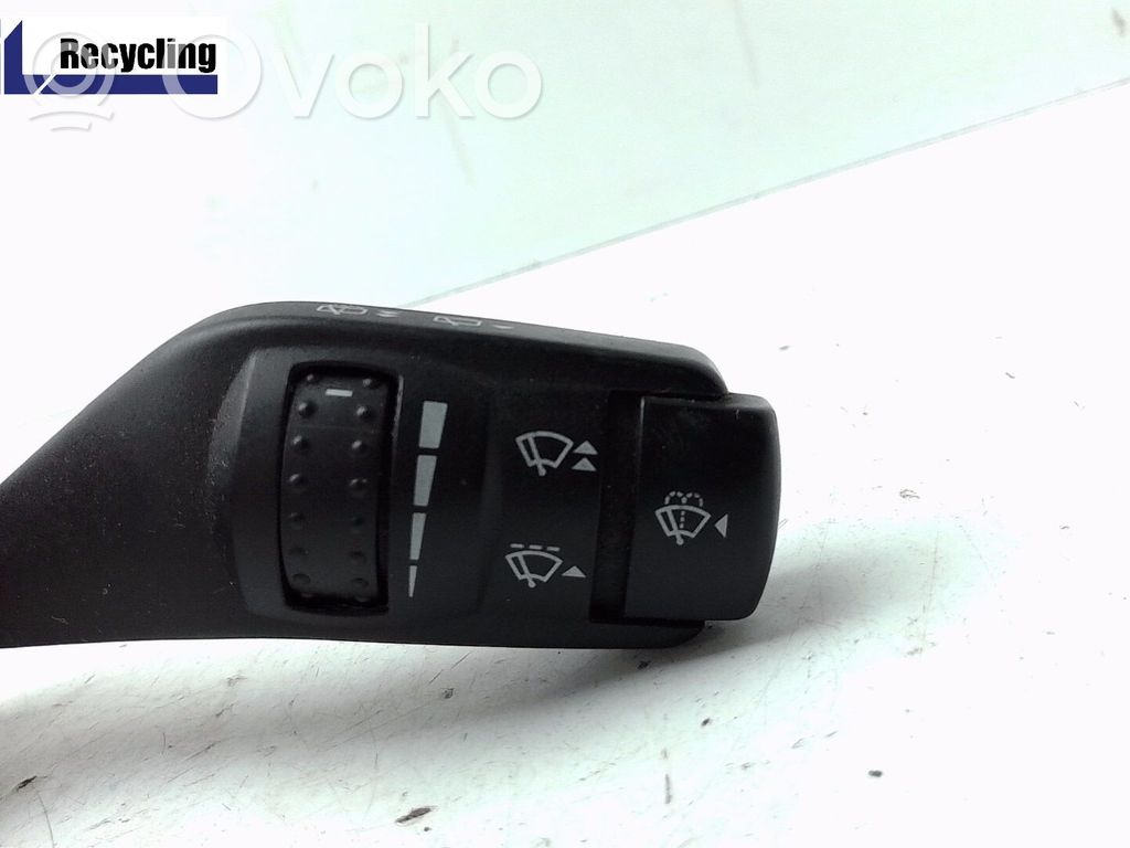 Pyyhkijän vipu   1350066,17D940