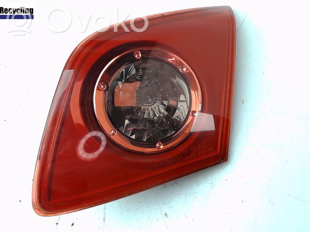 Mazda 3 I Takaluukun takavalot 