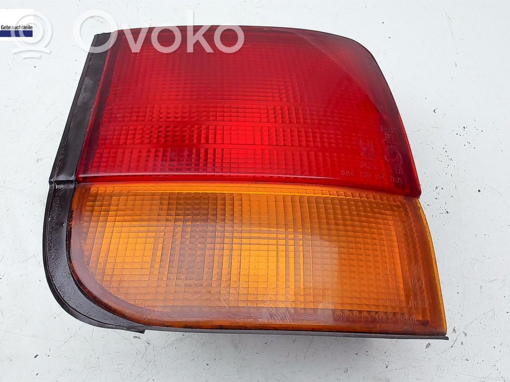 Mitsubishi Space Runner Aizmugurējais lukturis virsbūvē 