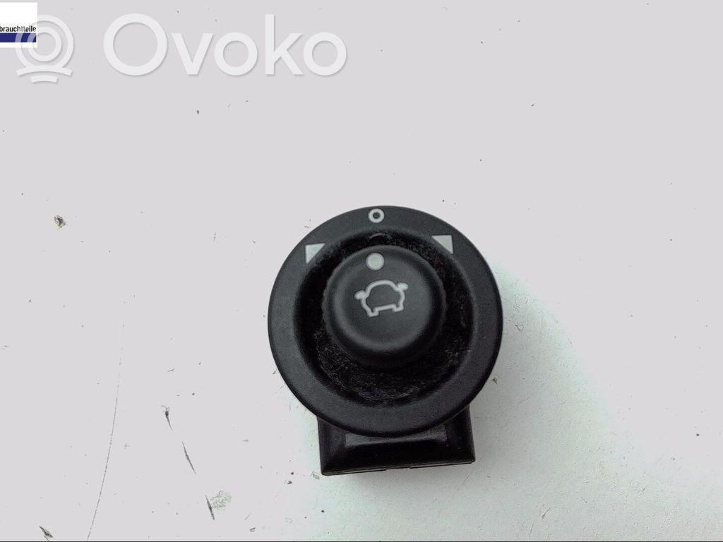 Wing mirror switch   1782898