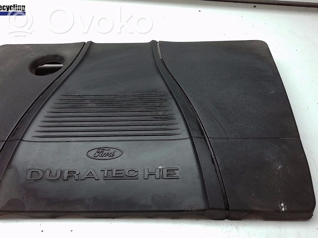Ford Focus Variklio dangtis (apdaila) 