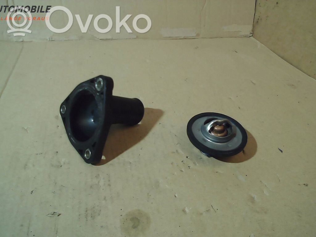 Nissan Micra Thermostat/thermostat housing 