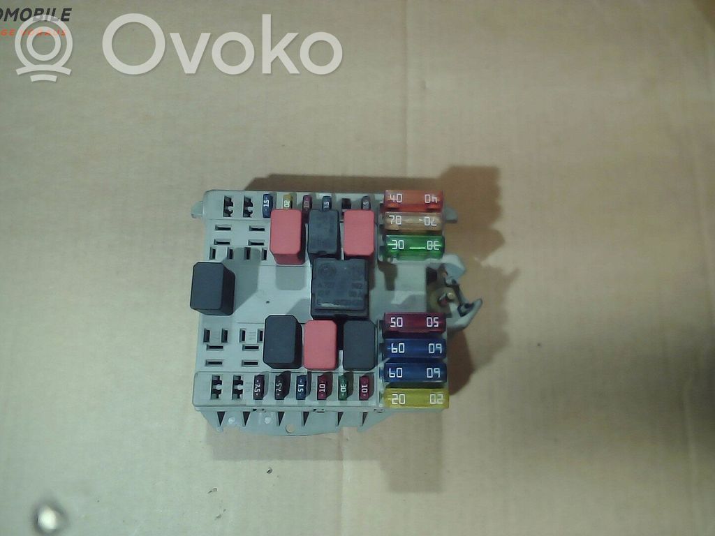 Fiat Punto (188) Skrzynka bezpieczników / Komplet 