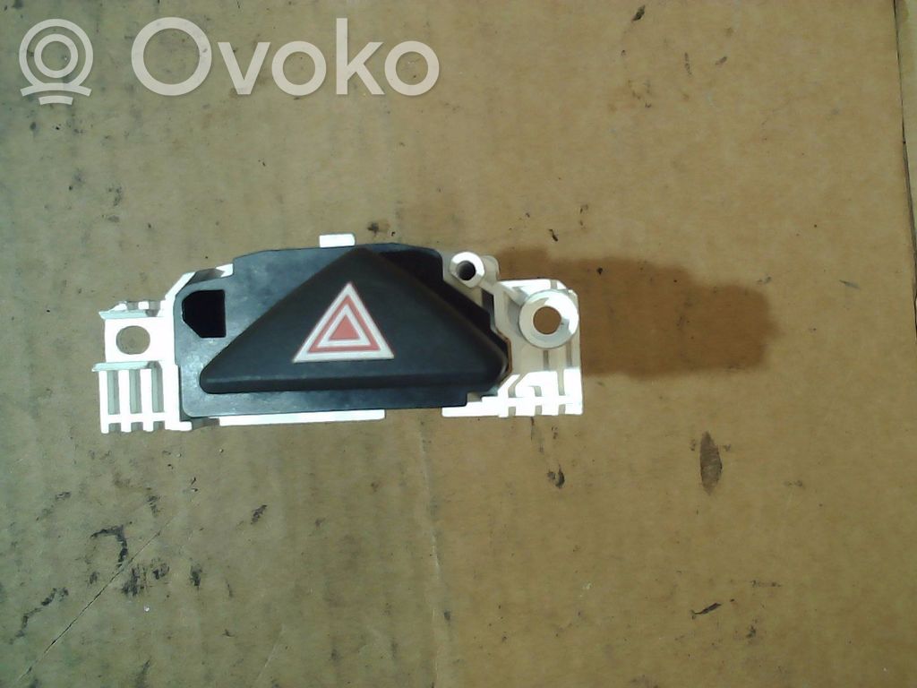 Ford Focus Botón interruptor de luz de peligro 