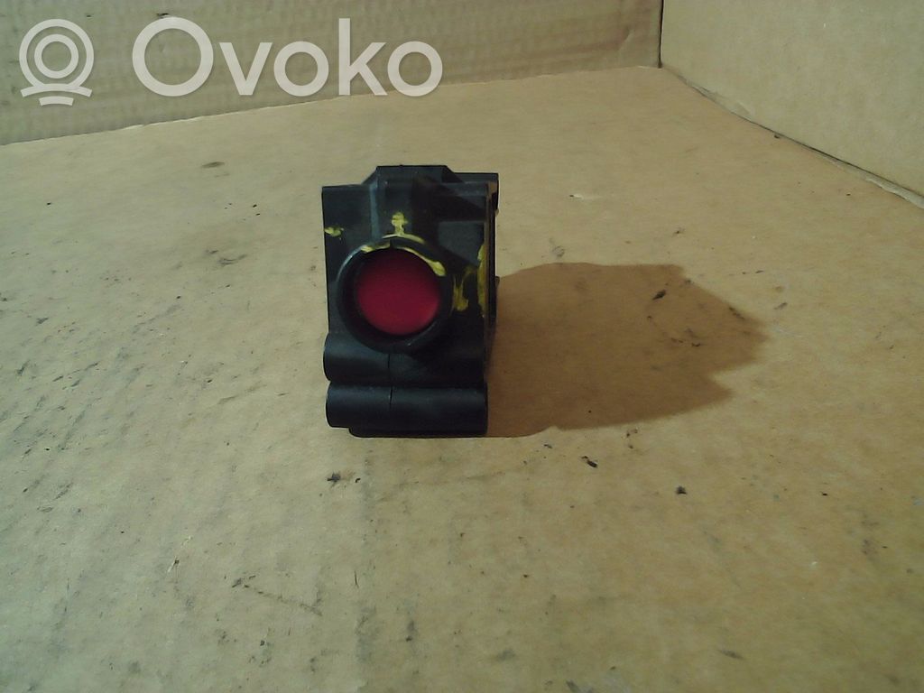 Tailgate/boot open switch button   1115077